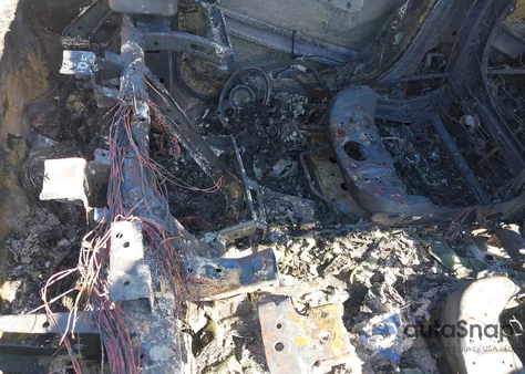 2019 Jeep Compass Latitude 4X4 z USA, uszkodzony, nr VIN 3C4NJDBB3KT760907